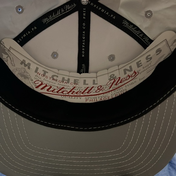 MITCHELL & NESS 3M REFLECTIVE MIAMI HEAT HAT - Picture 5 of 11
